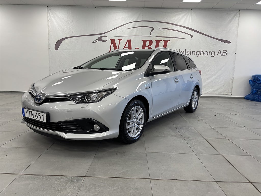Toyota Auris Touring Sports Hybrid e-CVT, 136hk Intense Edition