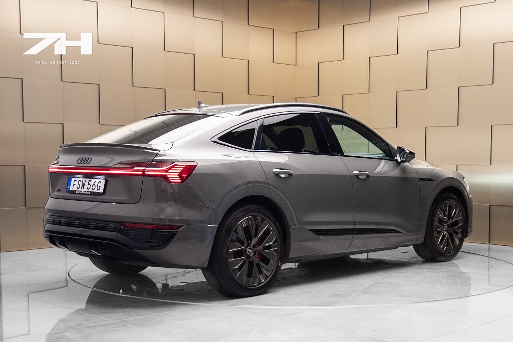 Audi Q8 Sportback 55 e-tron quattro S Line / HuD / Drag / 21"