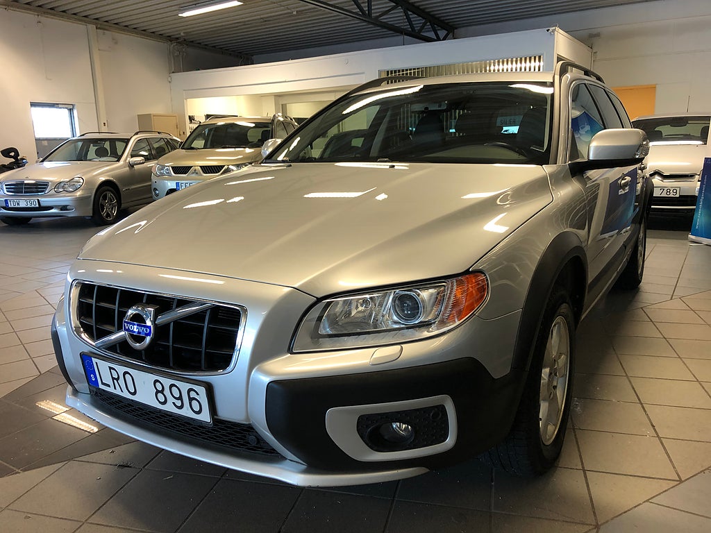 VOLVO XC70 D5 SUMMUM 205 ch BVA AWD - 1ERE MAIN - CUIR - ATTELAGE - 167500 KM