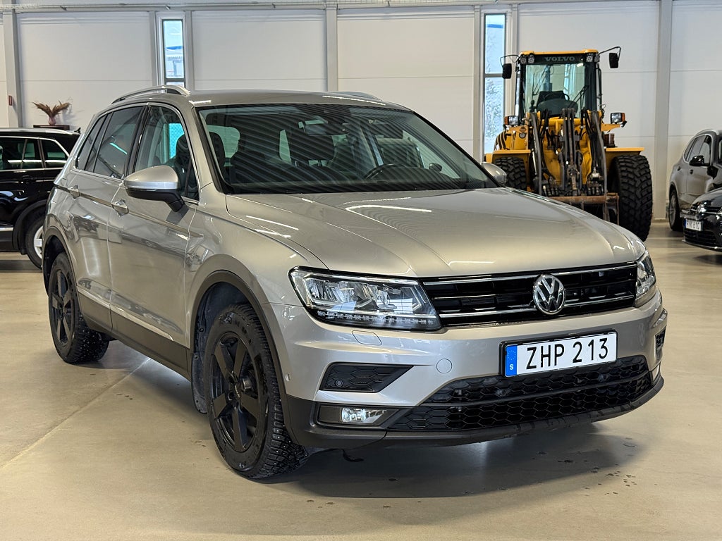 Volkswagen Tiguan 2.0 TDI AUT 4WD DRAG VÄRMARE KAMERA ELBAKLUCKA V-HJUL
