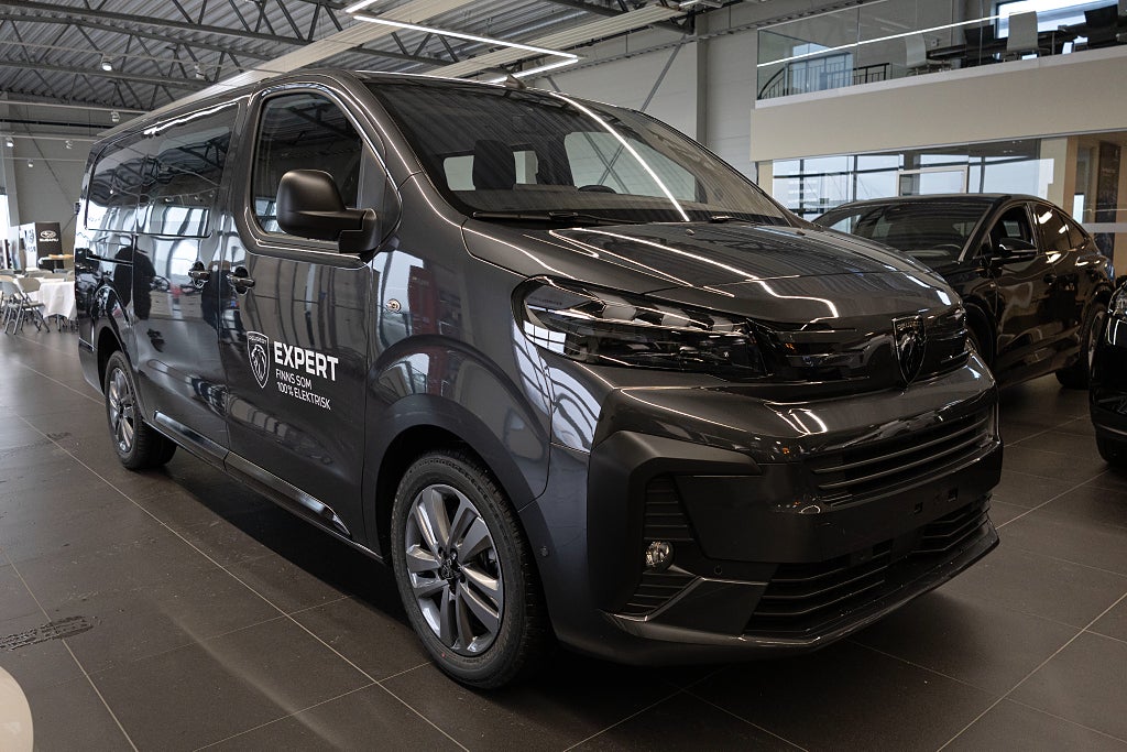 Peugeot Expert L3 Crew Cab 180hk AT8 PLUS 2.2L Dubbla sido 17 alu Värm