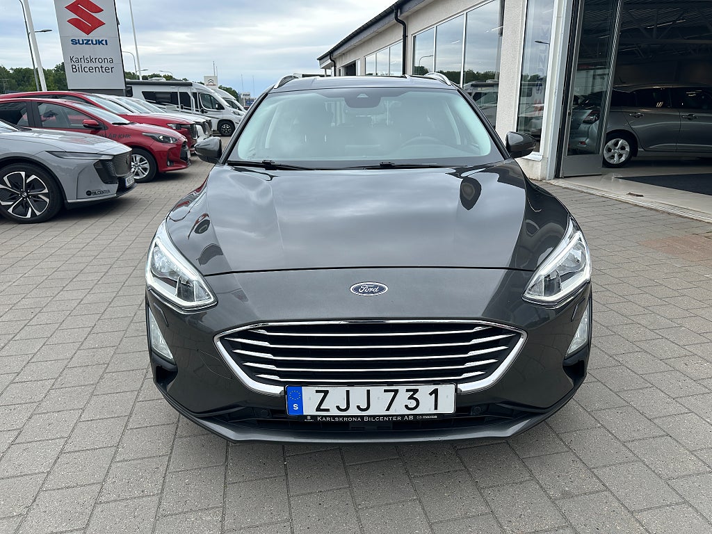 Ford Focus Kombi 1.0 EcoBoost Titanium Launch