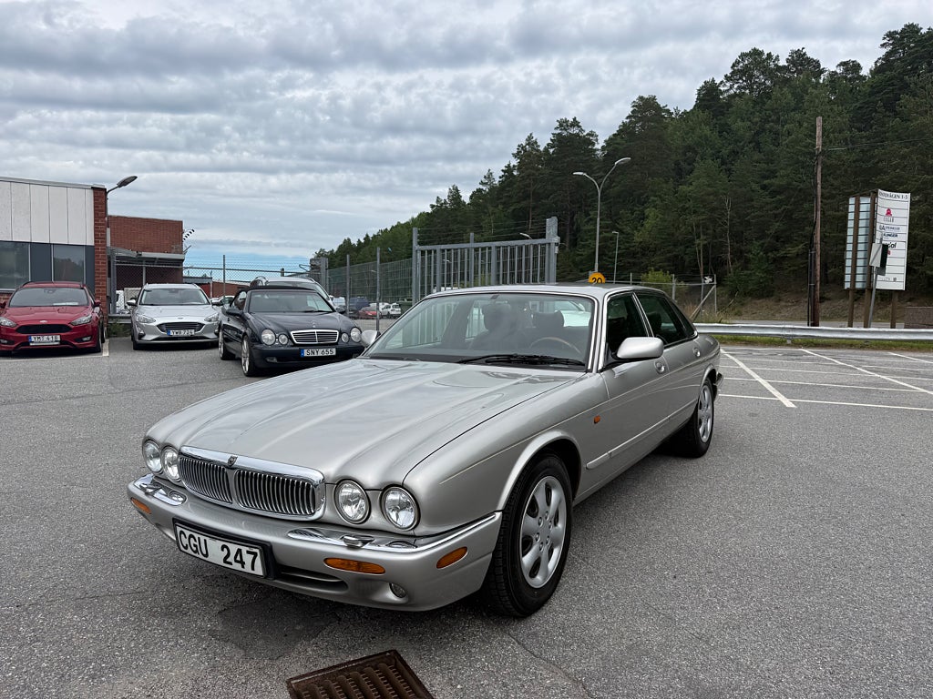 Jaguar XJ 3.2 V8 237hk Automat Endast 15700mil Nyservad Sovereign