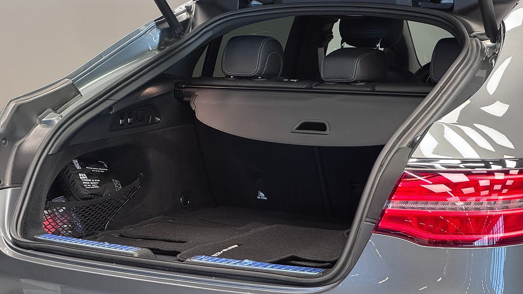 Mercedes-Benz GLC63 2019 - miniatyr 18