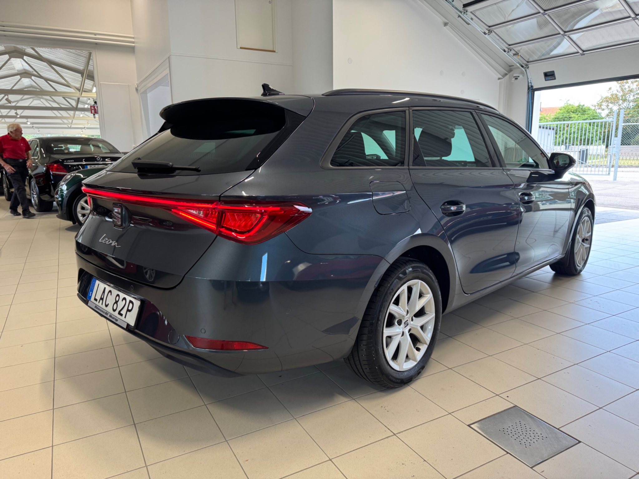 Seat Leon 1.0 eTSI Style 2022, bild 2/41