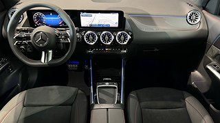 SUV Mercedes-Benz GLA 11 av 12