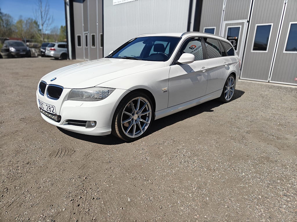 BMW 320D xDrive Touring Automatisk Euro 5 Dragkrok