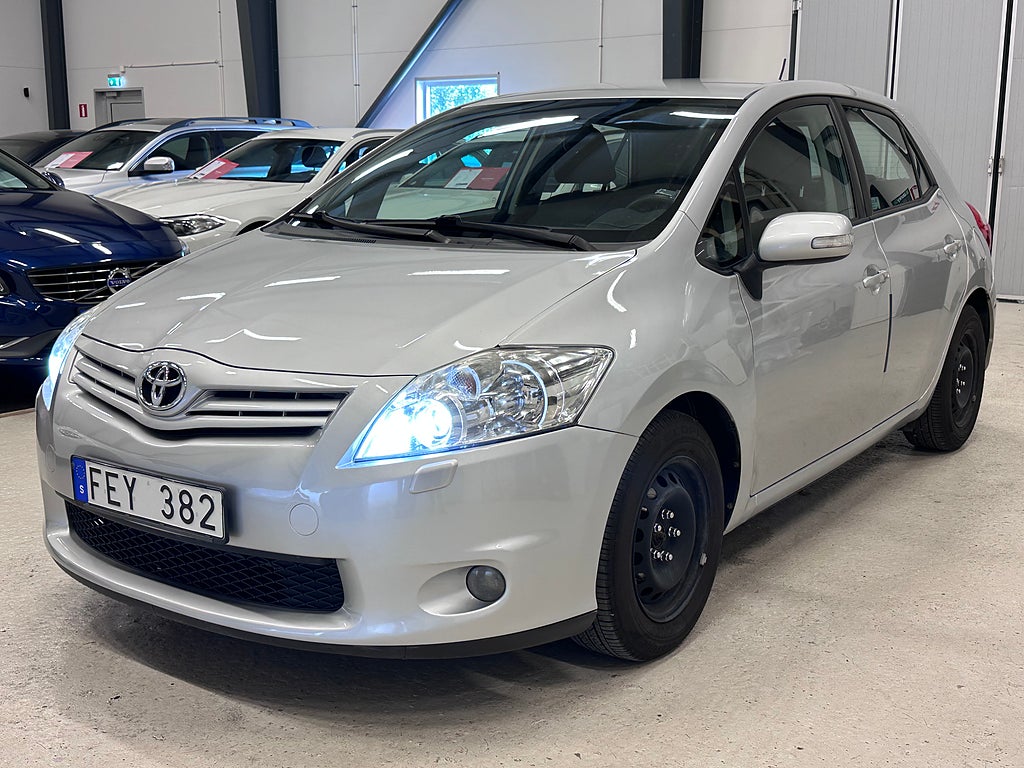 Toyota Auris 5-dörrar 1.4 90HK D-4D PLUS P-SENSOR NYBES