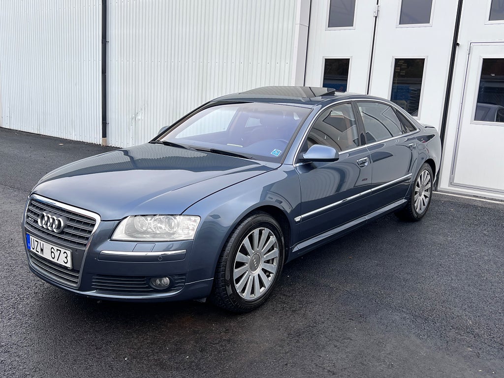 Audi A8 6.0 W12 quattro//Long//8900mil