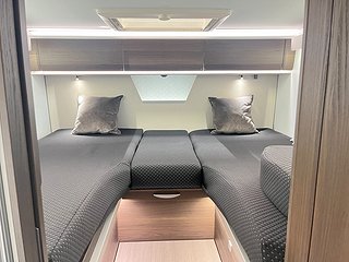 Husbil-halvintegrerad Adria MATRIX SUPREME 670 DL 21 av 28