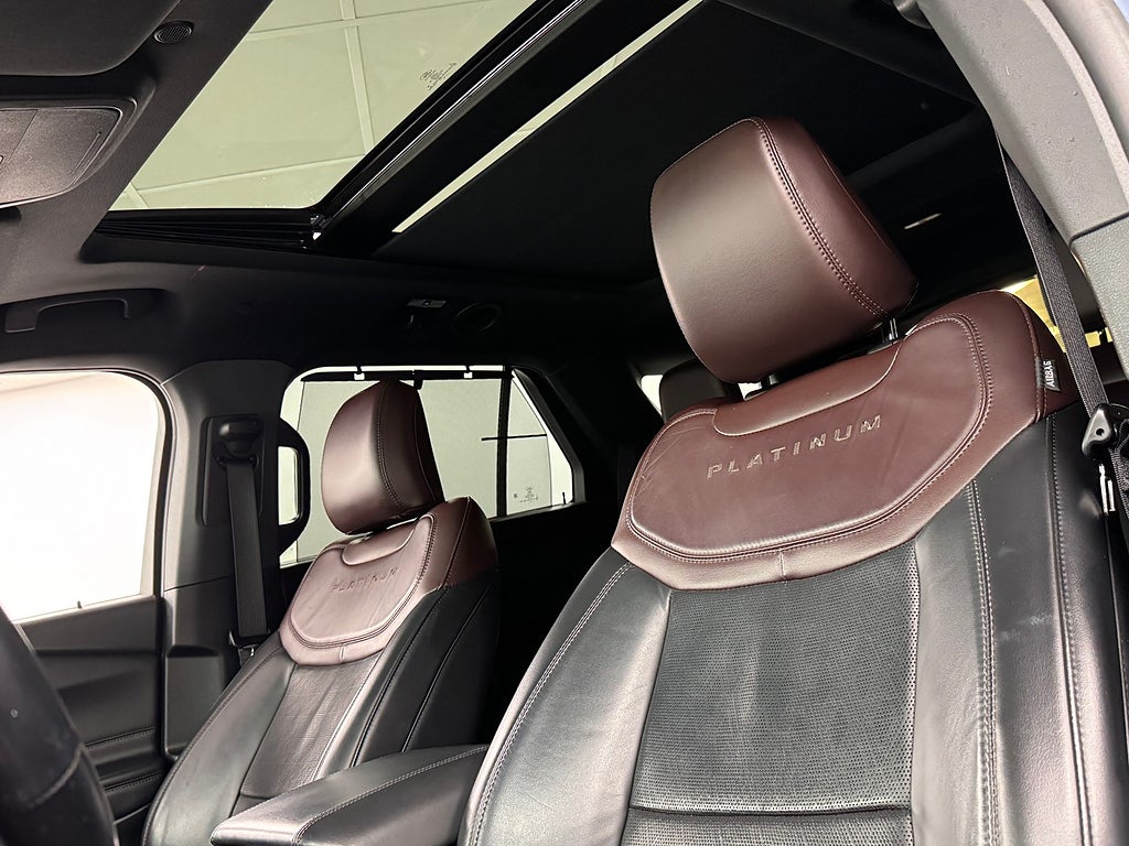 Ford Explorer 2021 - miniatyr 11