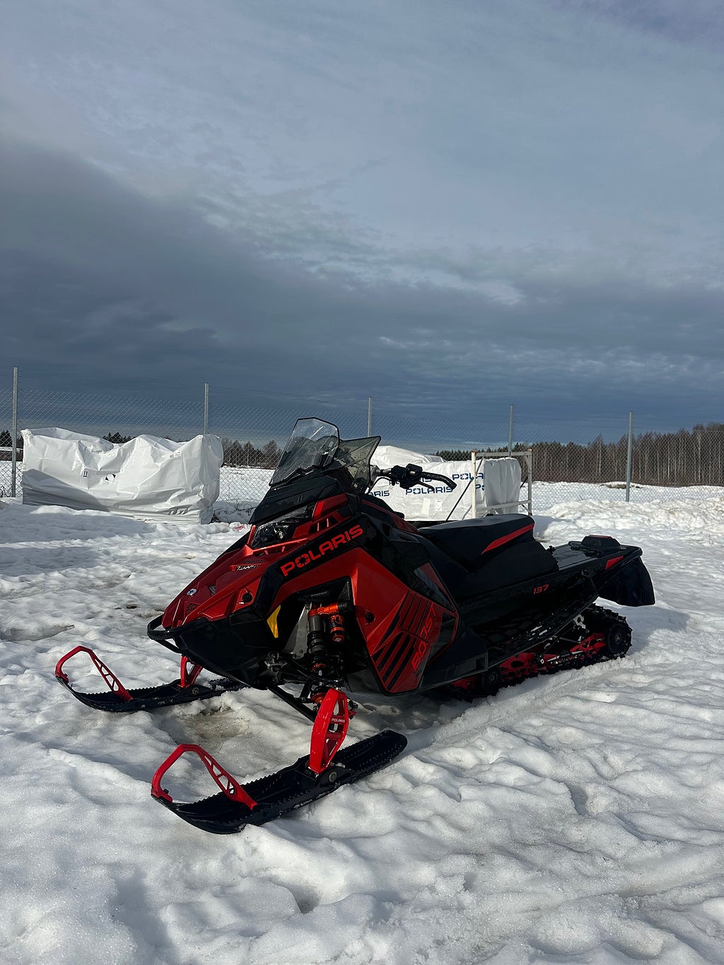 Polaris Indy VR1 Boost Dynamix 137" (momsad) 