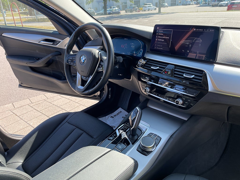 BMW 530e Touring 292 hk G31 LCI ENDAST 3.785 mil SKINN