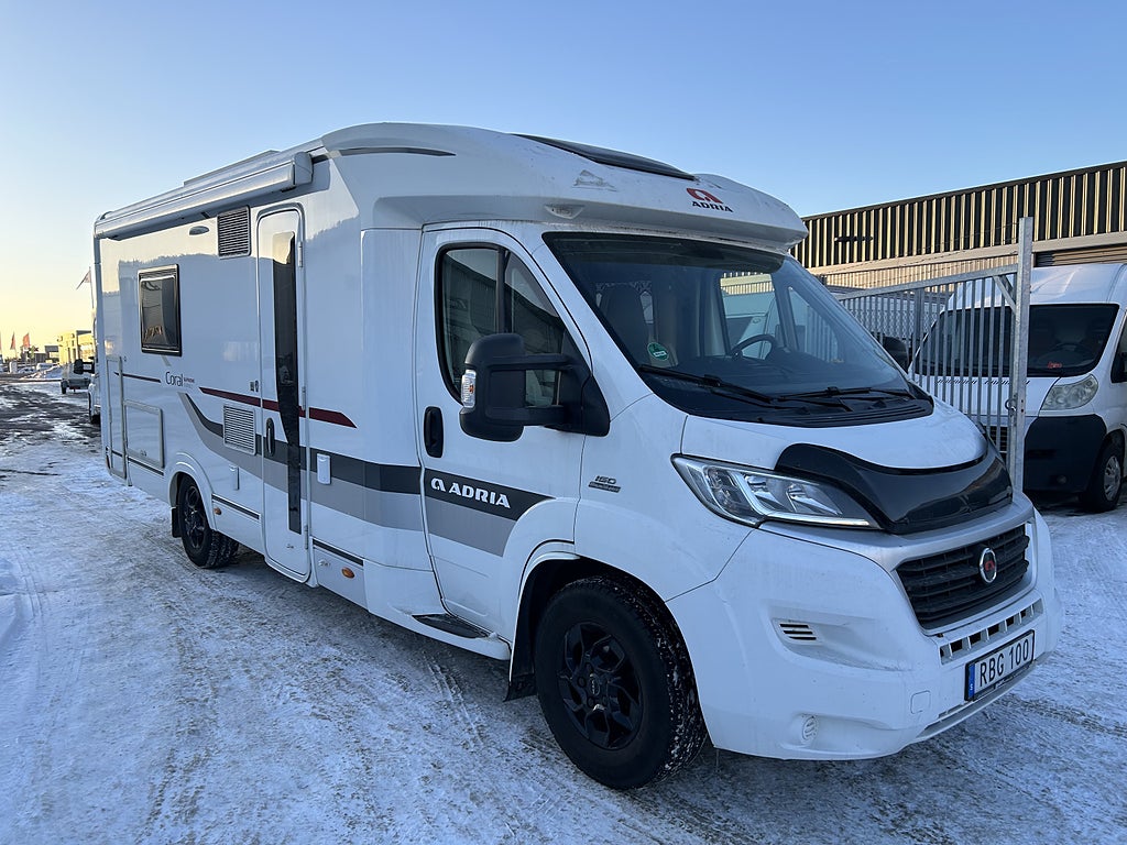 Adria Coral Supreme 670SLT Låga Långbäddar & Aldevärme