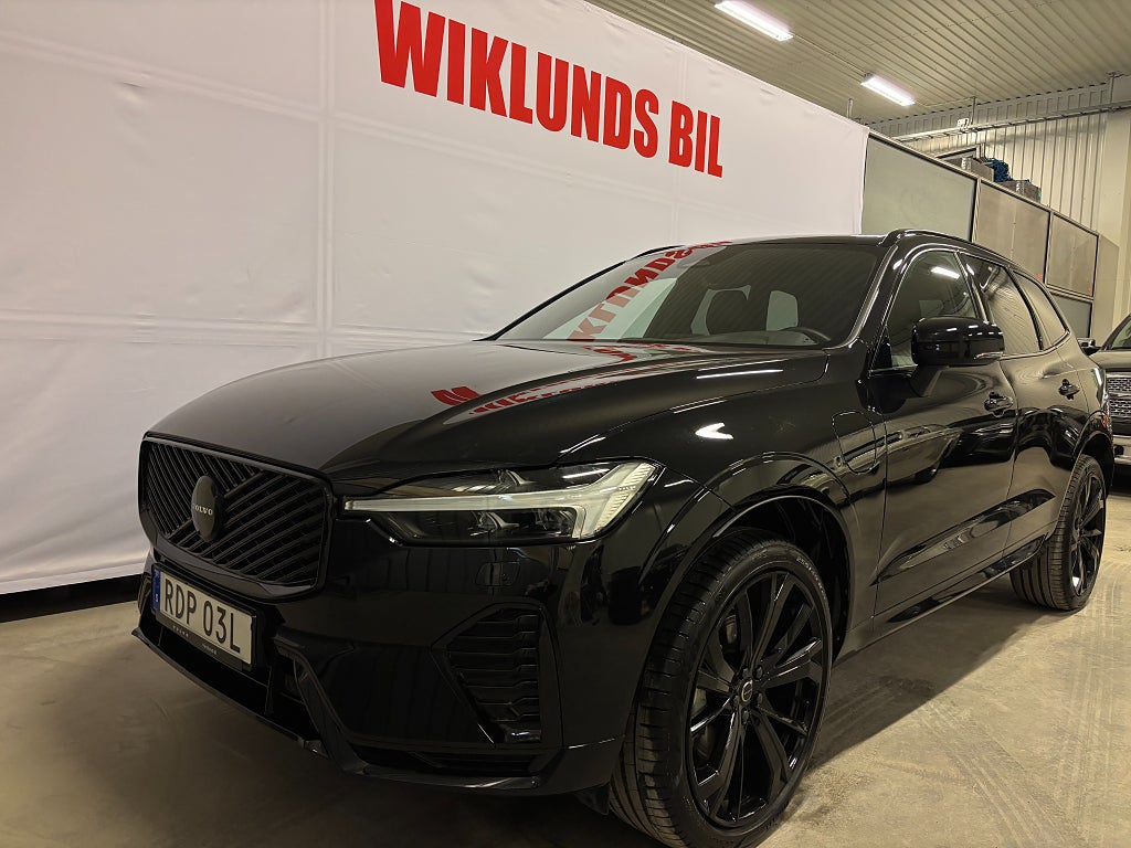 Volvo XC60 Recharge T6 AWD Geartronic Plus Black Skinn Drag Nyserv