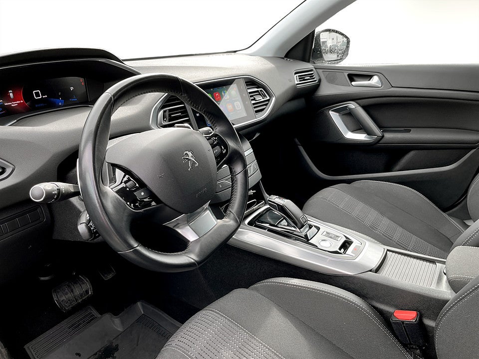Bild på Peugeot 308 Allure 5D 1.2 PT 131hk Aut B-KAMERA CARPLAY