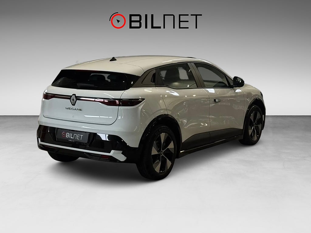 Renault Mégane E-TECH 60 kWh Electric 2023 / 960mil Equilibre 220hk Kame