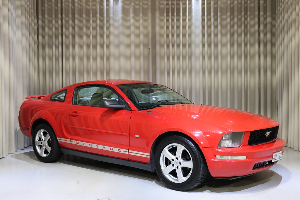 Ford Mustang V6 Automat 213HK Coupe