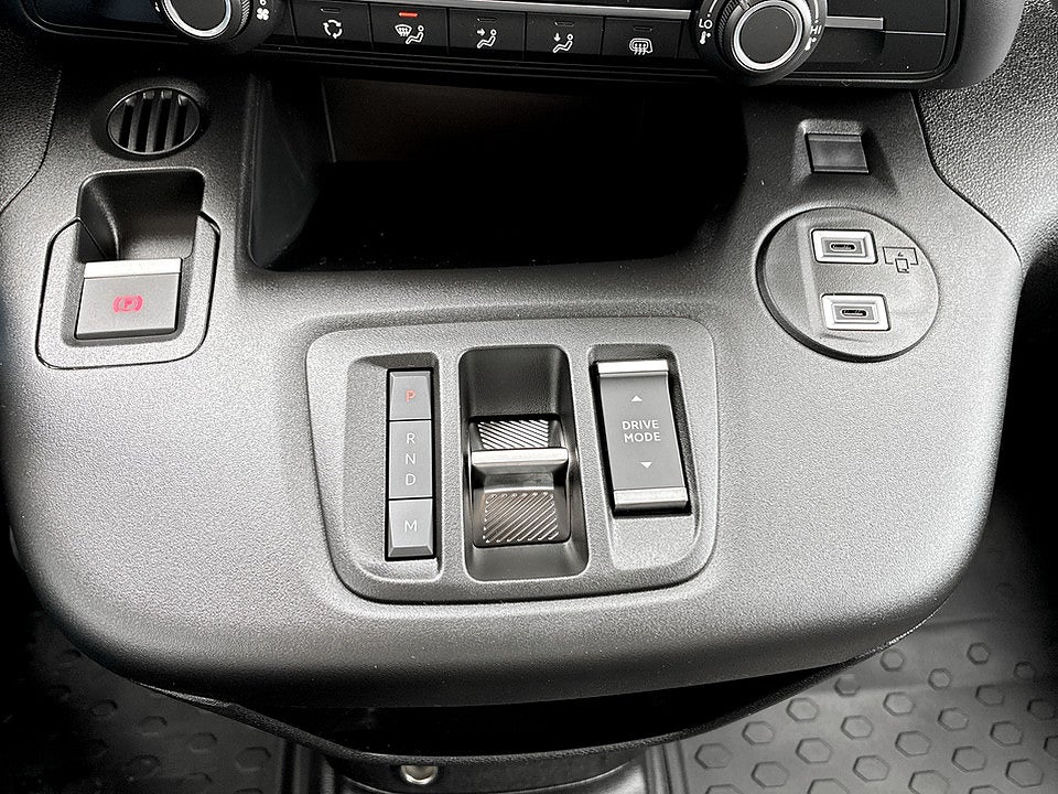 Bild på Peugeot Partner 130hk Aut L2 - EDITION! SERVICE & V-HJUL INGÅR!