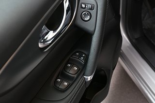 SUV Nissan Qashqai 13 av 21