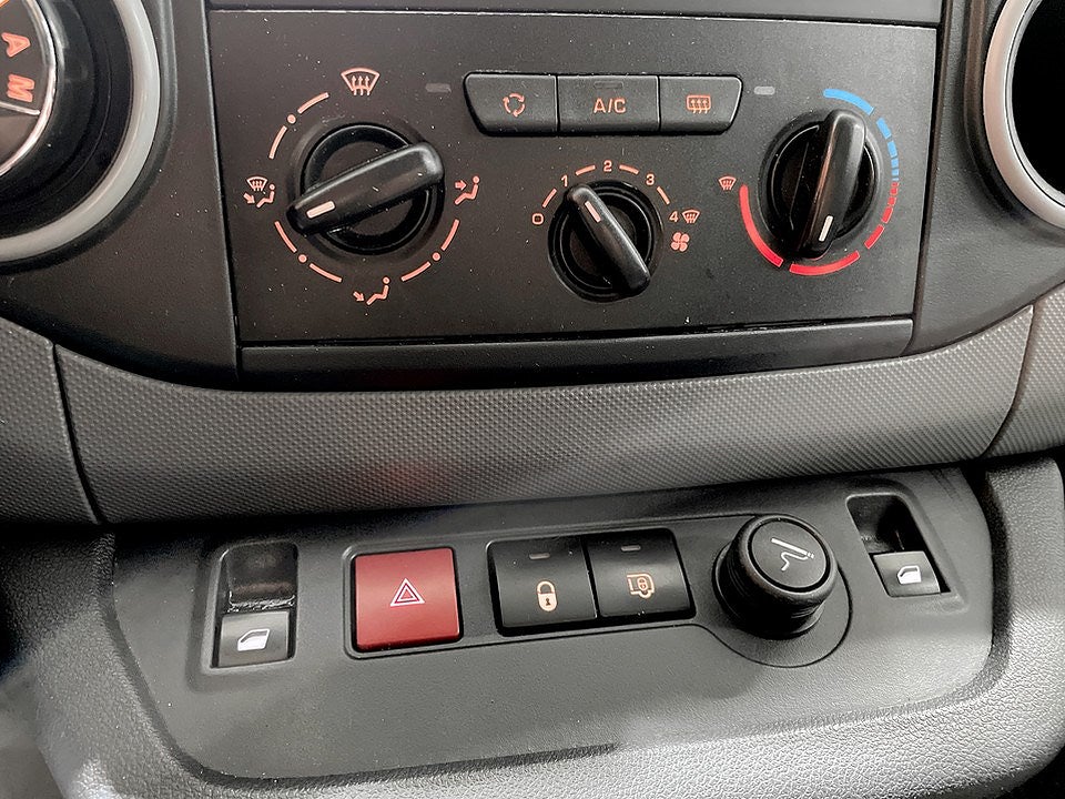 Bild på Peugeot Partner PRO+ 1.6 BHDi 100hk Aut L1 - P-SENSORER