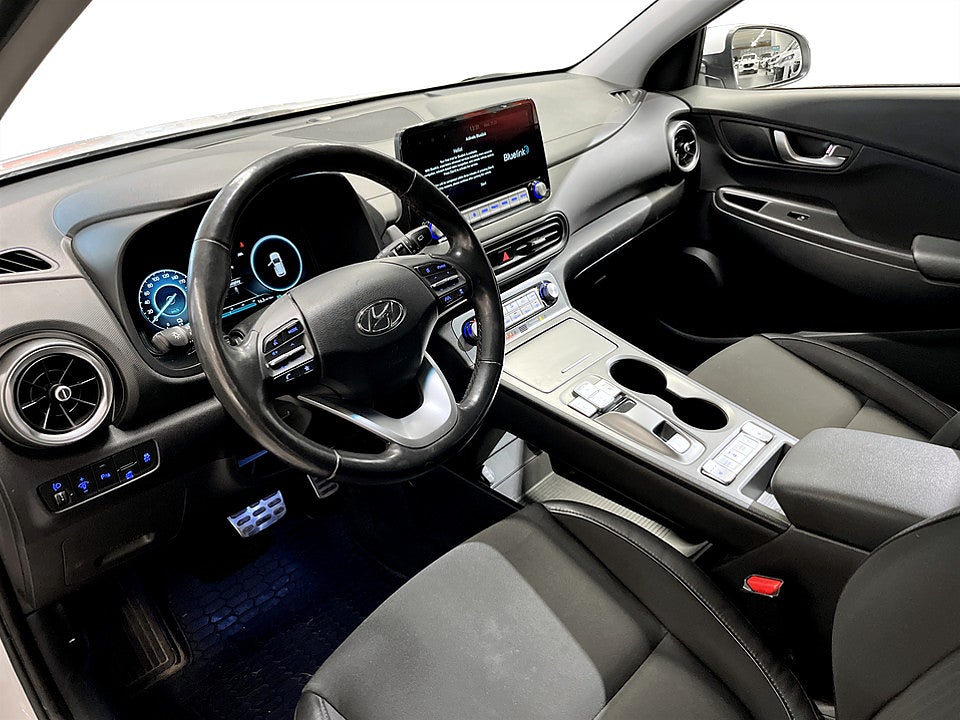 Bild på Hyundai Kona Essential Electric 64kWh Aut B-KAMERA CARPLAY 204hk