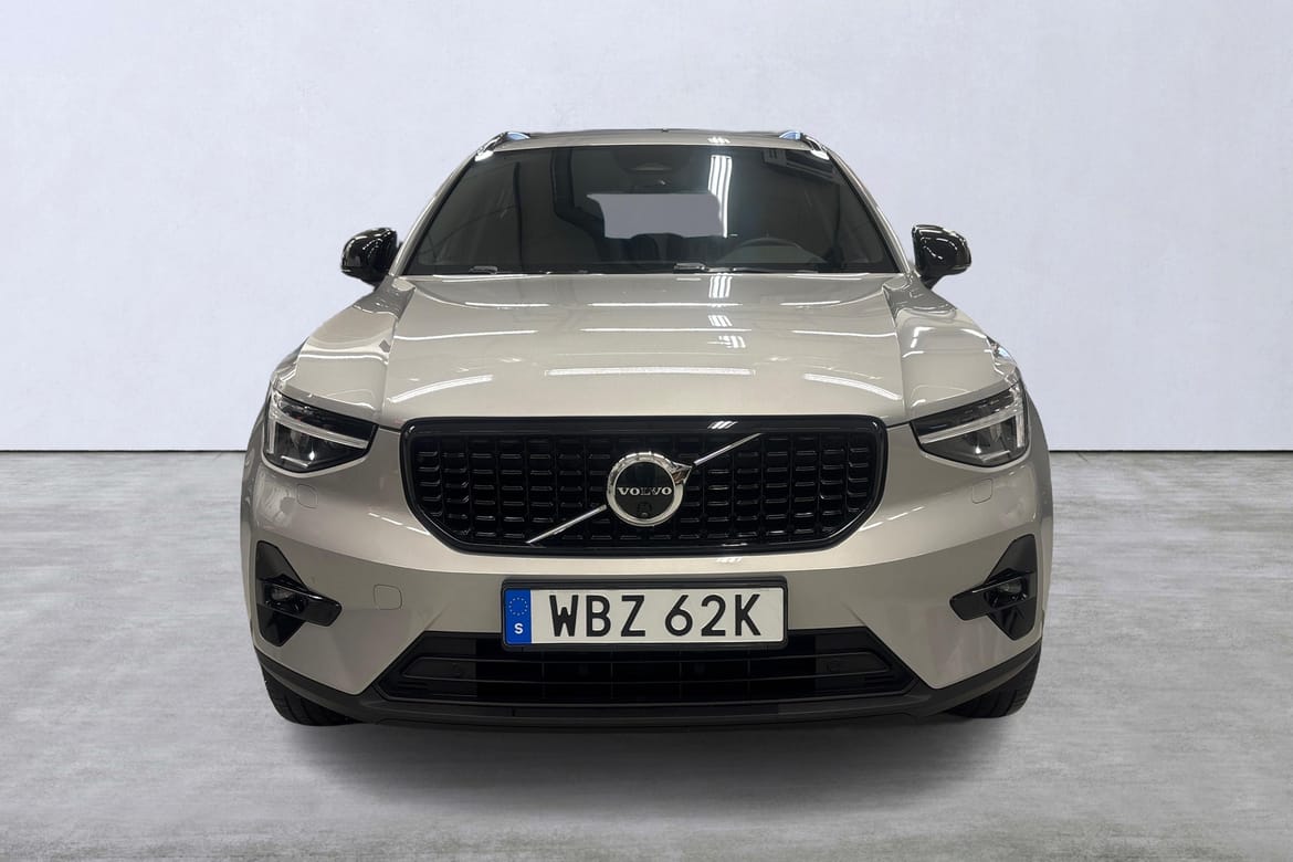 Volvo XC40 B3 FWD Bensin Plus Dark 2025, bild 7/10