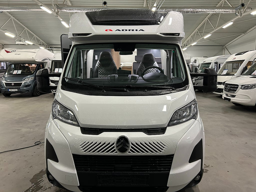 Adria Matrix Axess 670 SL / Taksäng / B-kort / Automat 140hk - Adria