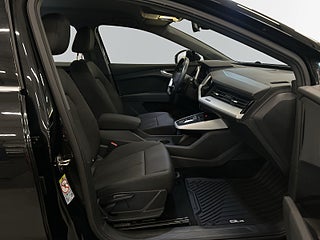 Audi Q4 35 e-tron Proline S&V-hjul/Carplay/Pvärm/Dragkrok/MOMS