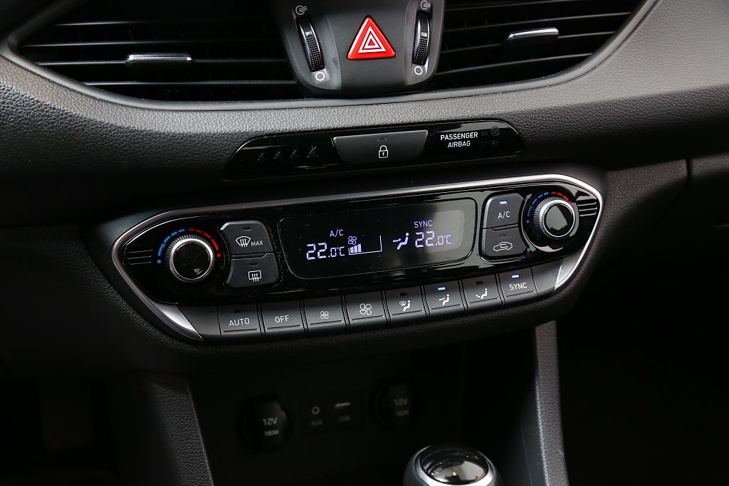 Hyundai i30 1,4 T-GDi 140hk Trend Kombi Aut Kamera Keyless Drag 2020