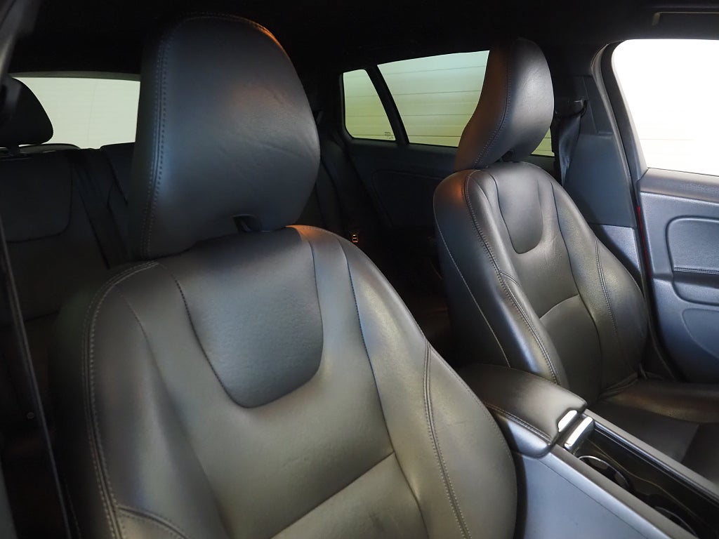 Volvo V60 Cross Country D4 Geartronic 190hk Summum Värmare Skinn P-Sen 2017