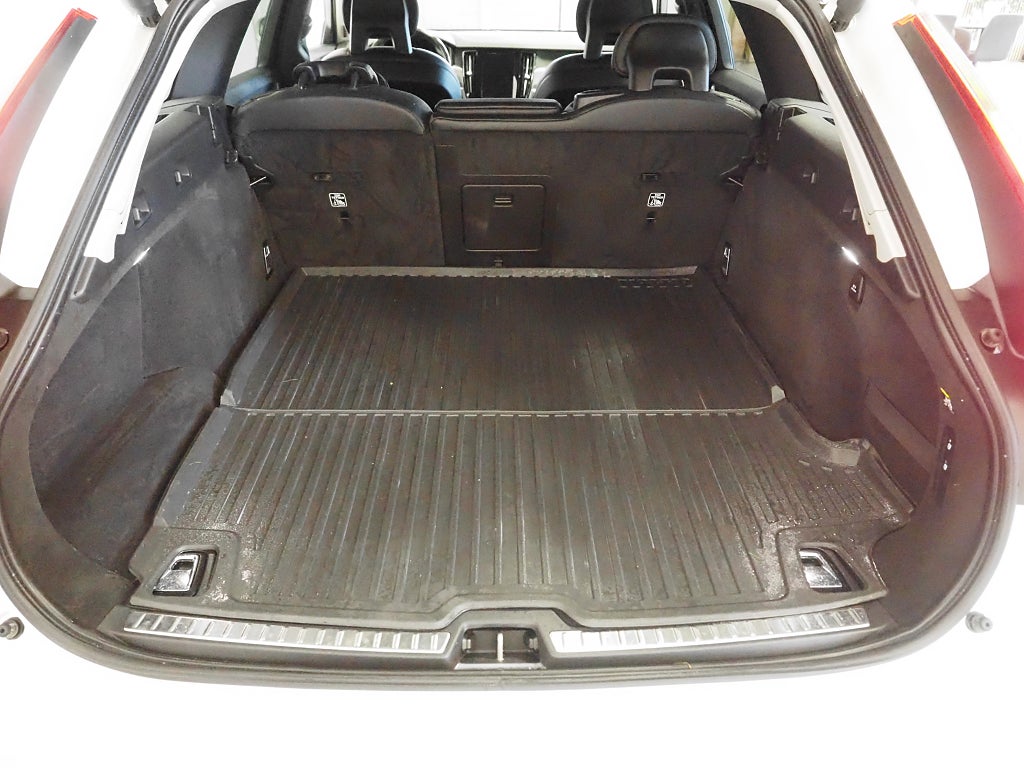 Volvo V90 T5 254hk Geartronic Momentum |Drag|Navi|Kamera| 2017