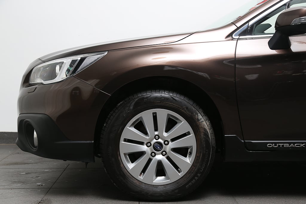 Subaru Outback 2,5i 175hk Base AWD Aut Extraljusramp 1ägare Drag 2017