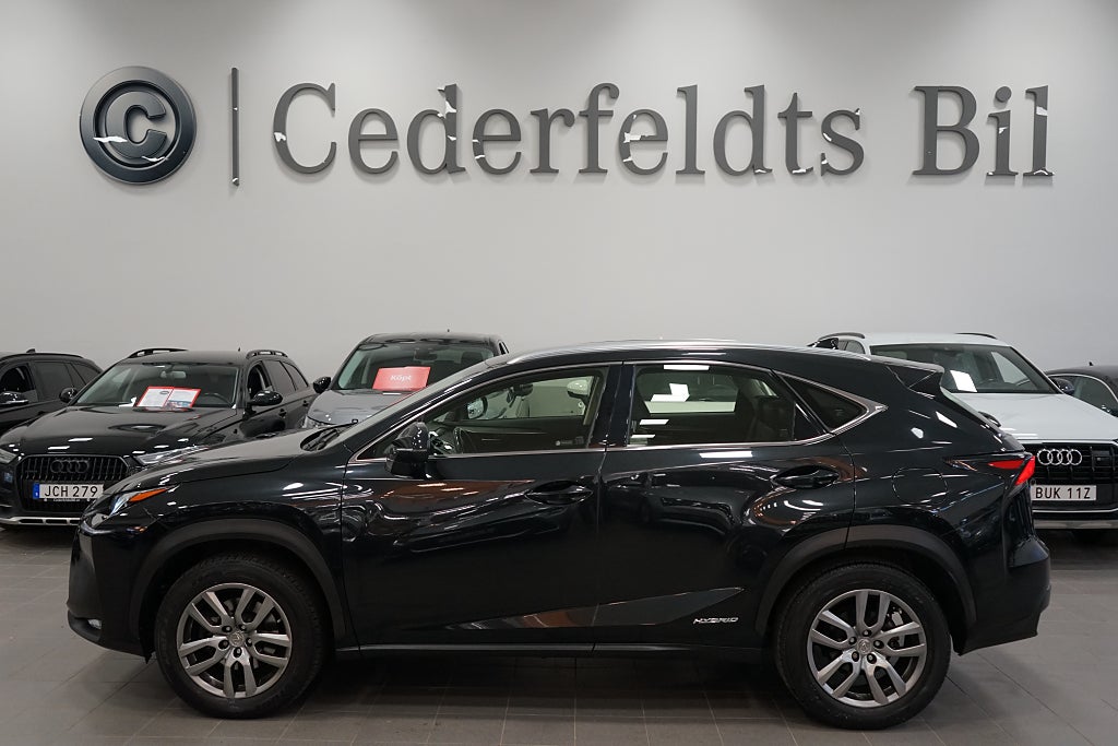 Lexus NX 300h AWD 2.5 AWD Business Drag Kamera Fullservad V-hjul