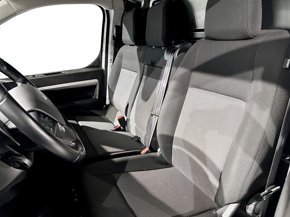 Bild på Peugeot Expert PRO+ 2.0 BHDi 145hk Aut L3 B-KAMERA