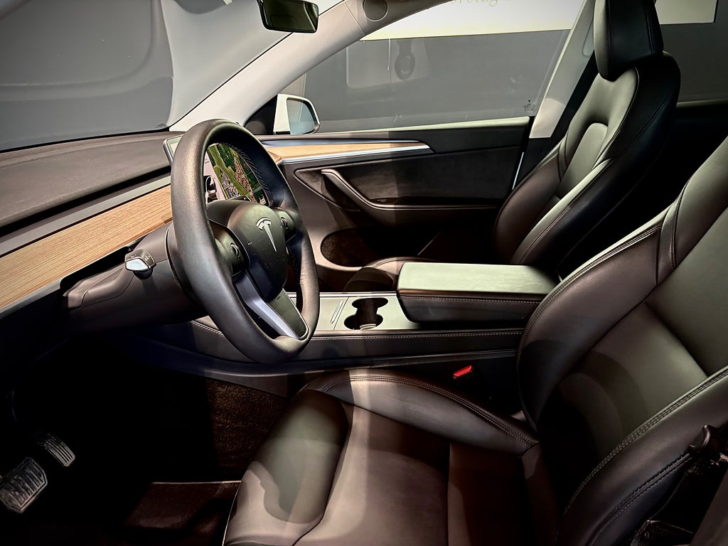 Tesla Model Y Long Range AWD 514hk - bild 3