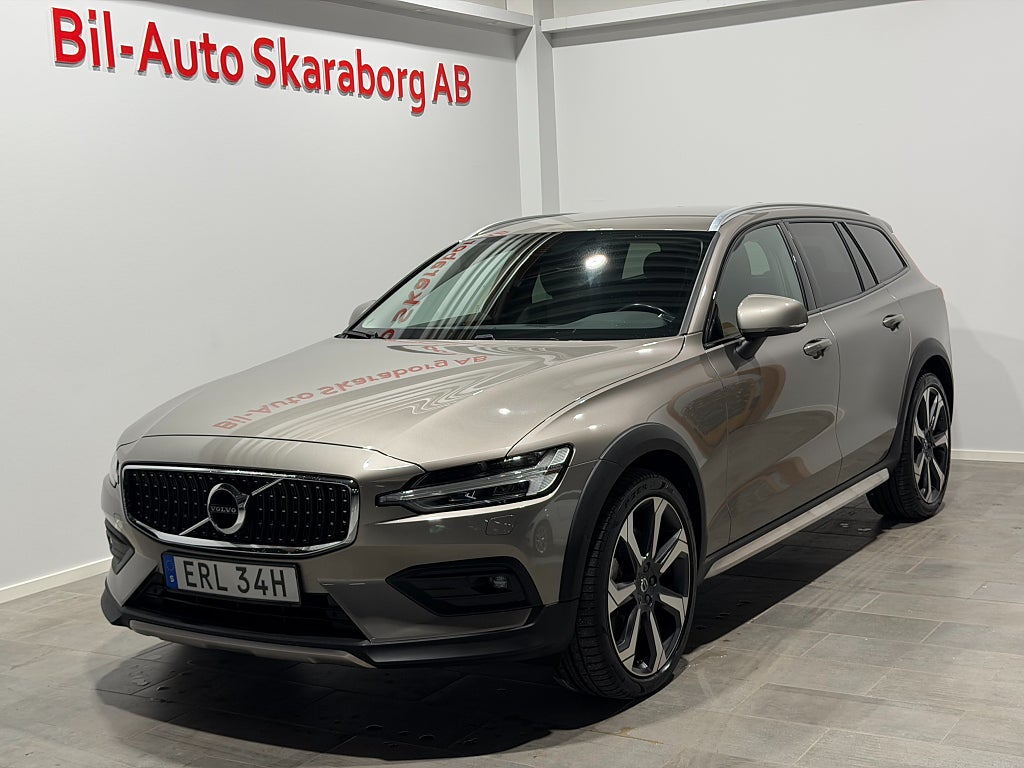 Volvo V60 Cross Country B4 AWD Automat Läder Dragkrok Kamera VOC