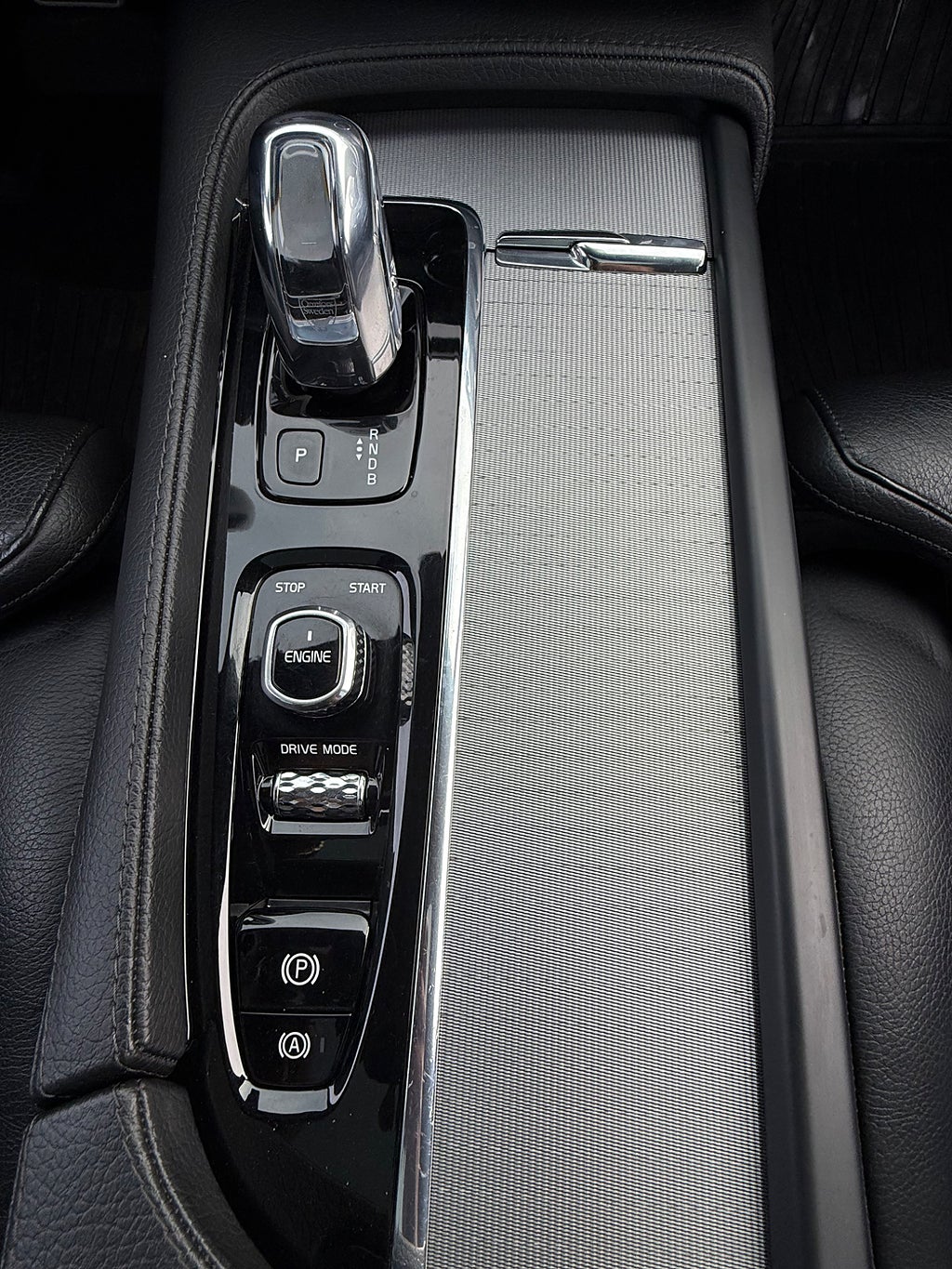 Volvo XC90 7-seater T8 Twin Engine AWD Geartronic R-Design 2 Ägare - miniatyr 31