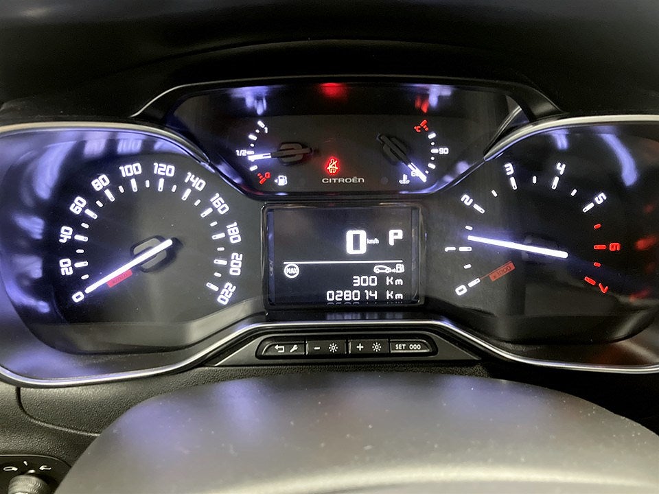 Bild på Citroën C3 Shine 1.2 PT 110hk Aut - B-KAMERA, CARPLAY