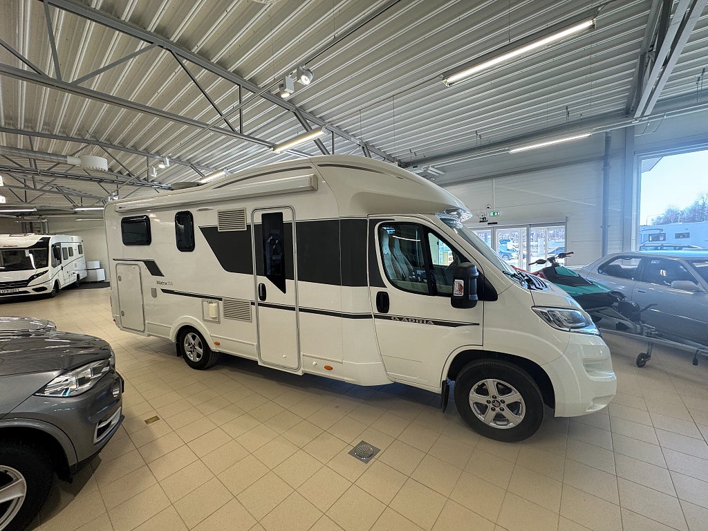 Adria Matrix Axess 670 SL Leverans i hela Sverige