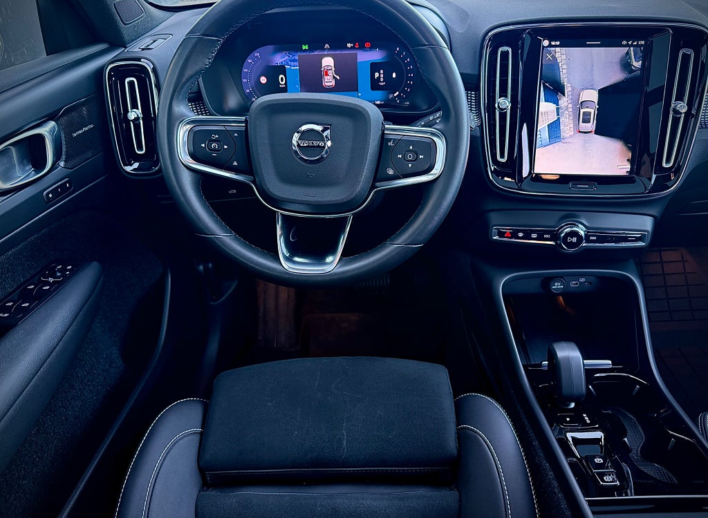 Volvo XC40 B3 DCT Ultimate Dark Värmare Drag FWD - bild 9