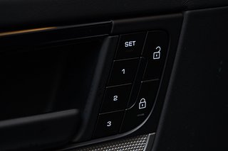 SUV Porsche Cayenne 11 av 32