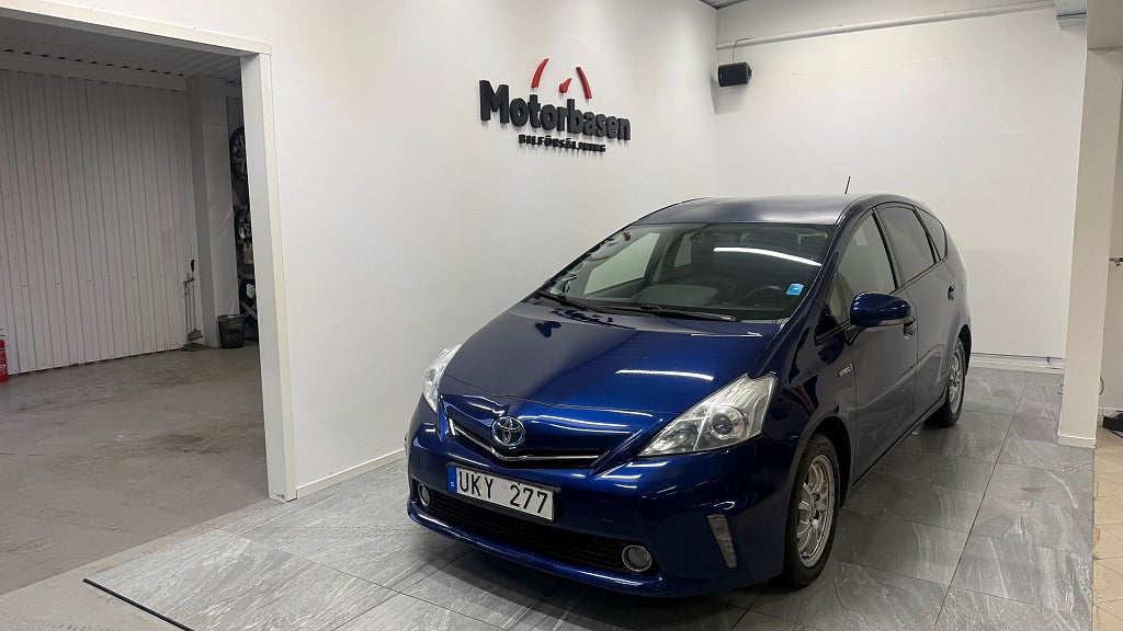 Toyota Prius Hybrid CVT  | HSD Business 7-Sits 