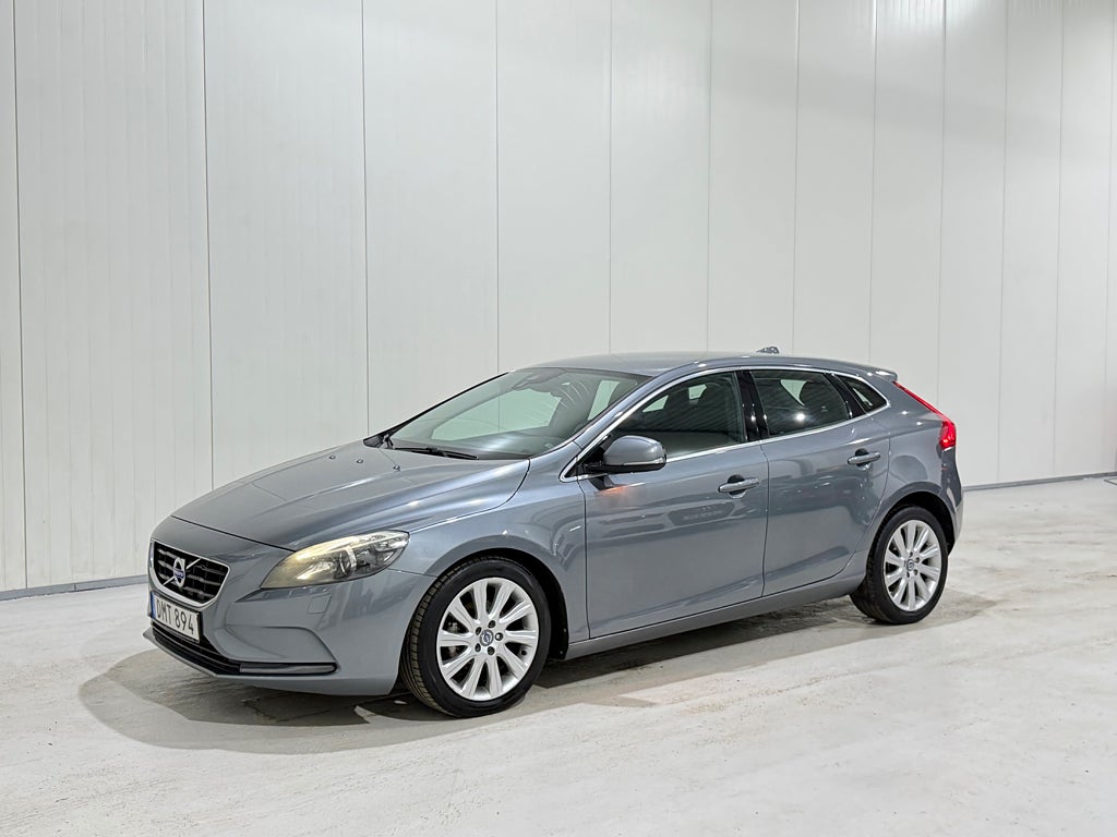 Volvo V40 D2 Your Momentum D-Värmare PDC Bluetooth 
