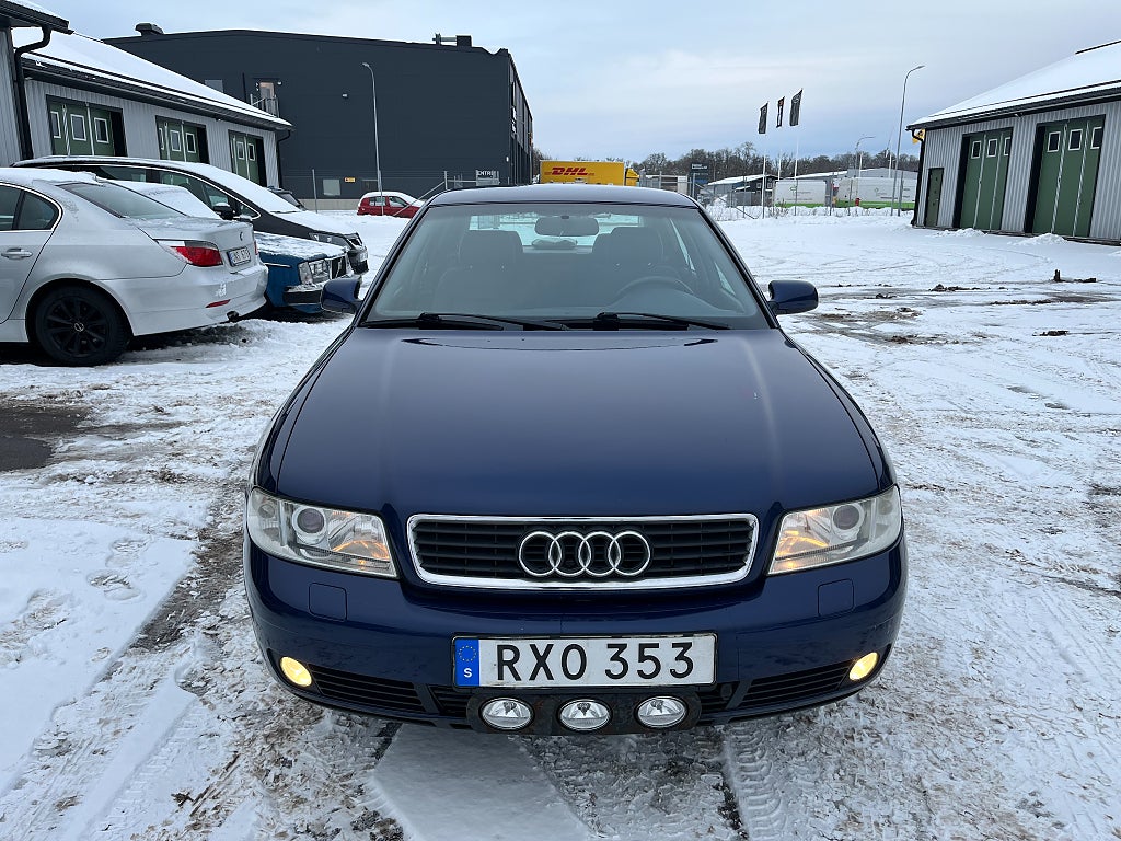 Audi A4 Sedan 1.8 Comfort, Dragkrok, Besiktad, Kambytt
