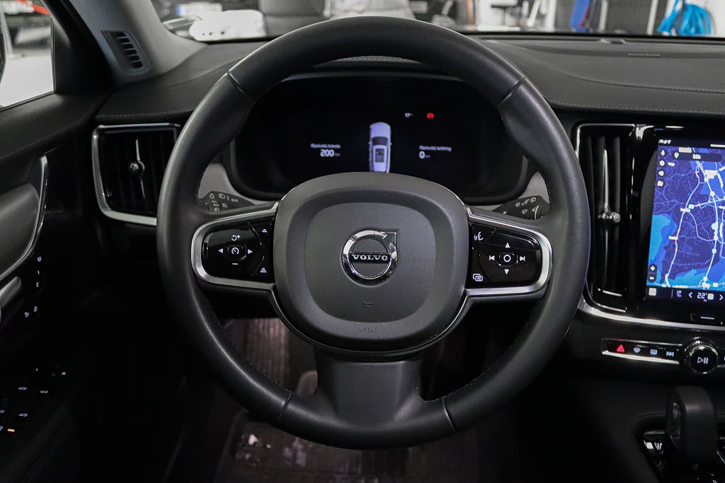 Volvo V90 Recharge T6 II AWD Ultimate Dark R-Design Pano H/K 360°