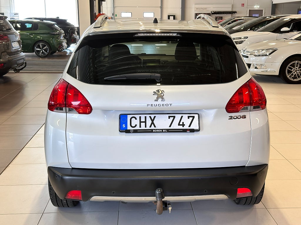 Peugeot 2008 Allure 1.2 VTi Panorama, dragkrok thumbnail