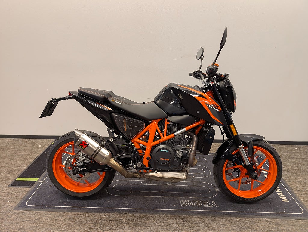 KTM 690 Duke R Reserverad