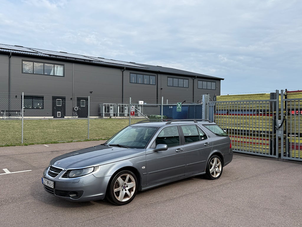 Saab 9-5 SportCombi 2.3t 185HK Drag Års skatt 1526kr 
