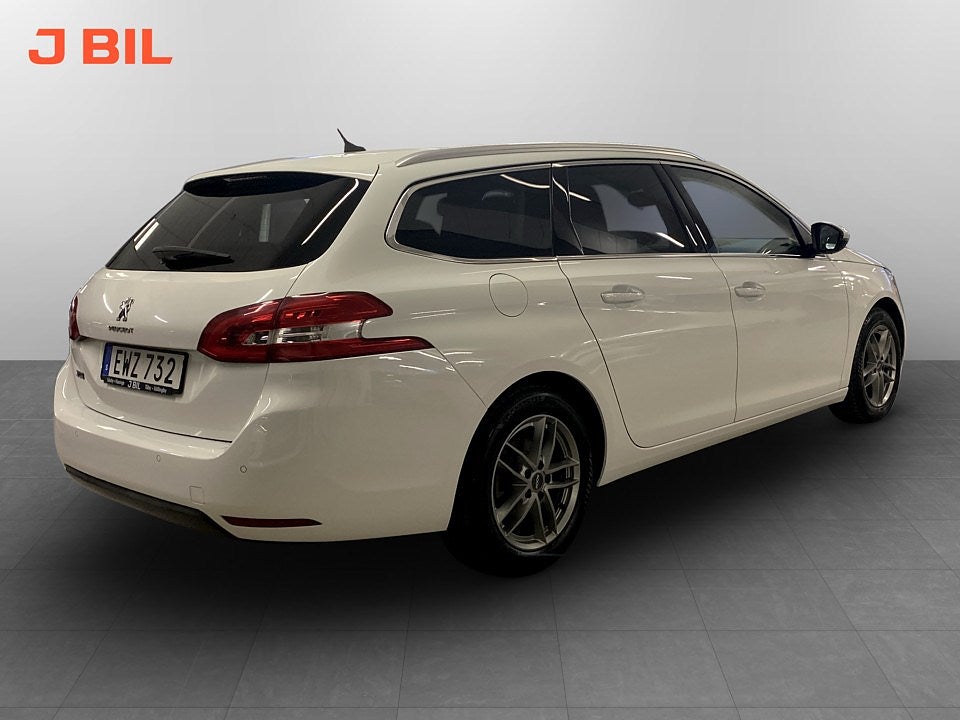 Bild på Peugeot 308 SW Allure 1.2 PT 130hk - PANO, P-SENSORER
